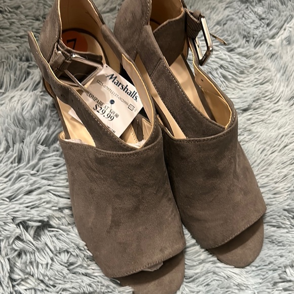 Nine West Shoes - Nine West grey heels